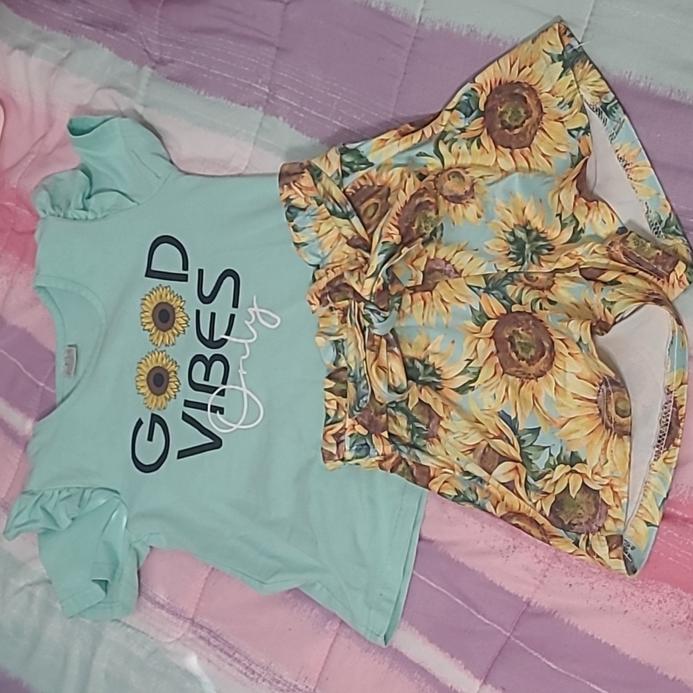 Cute Girls Short Set Size 8/9 Years